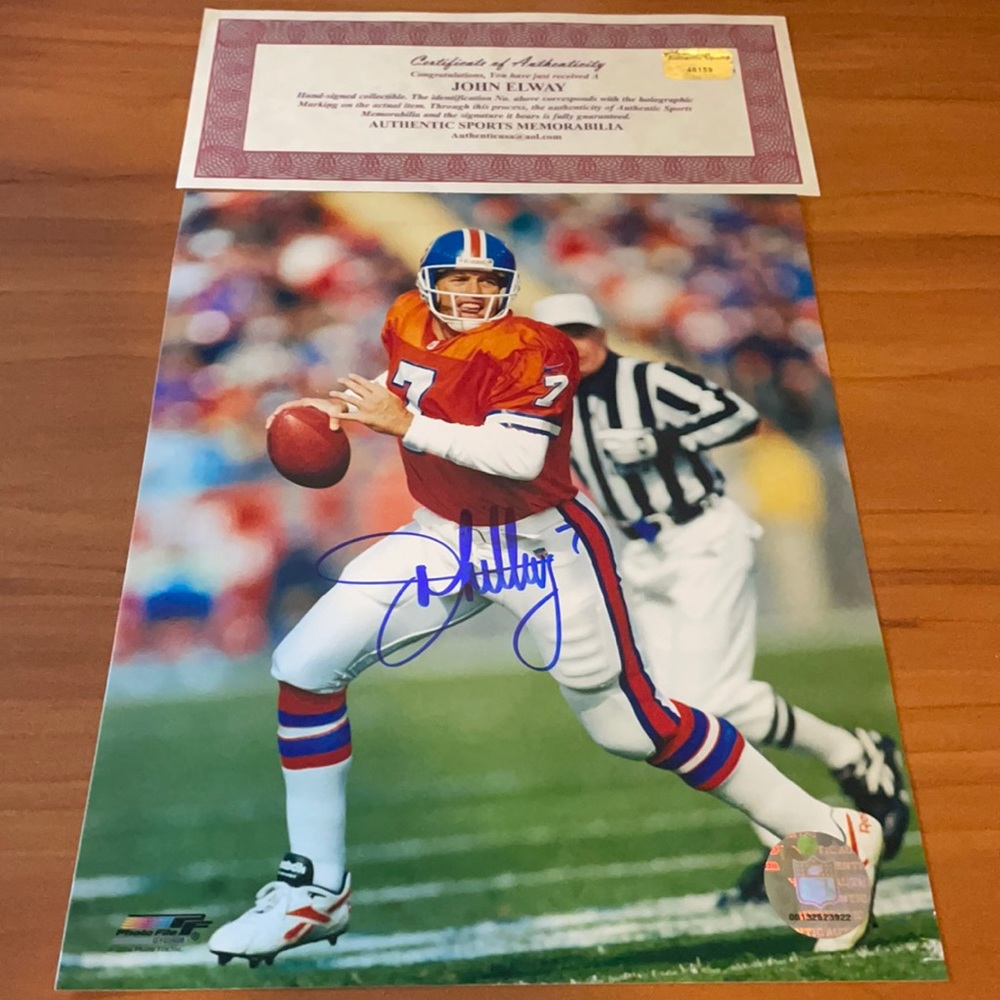 JOHN ELWAY AUTOGRAPHED 8x10 W/COA